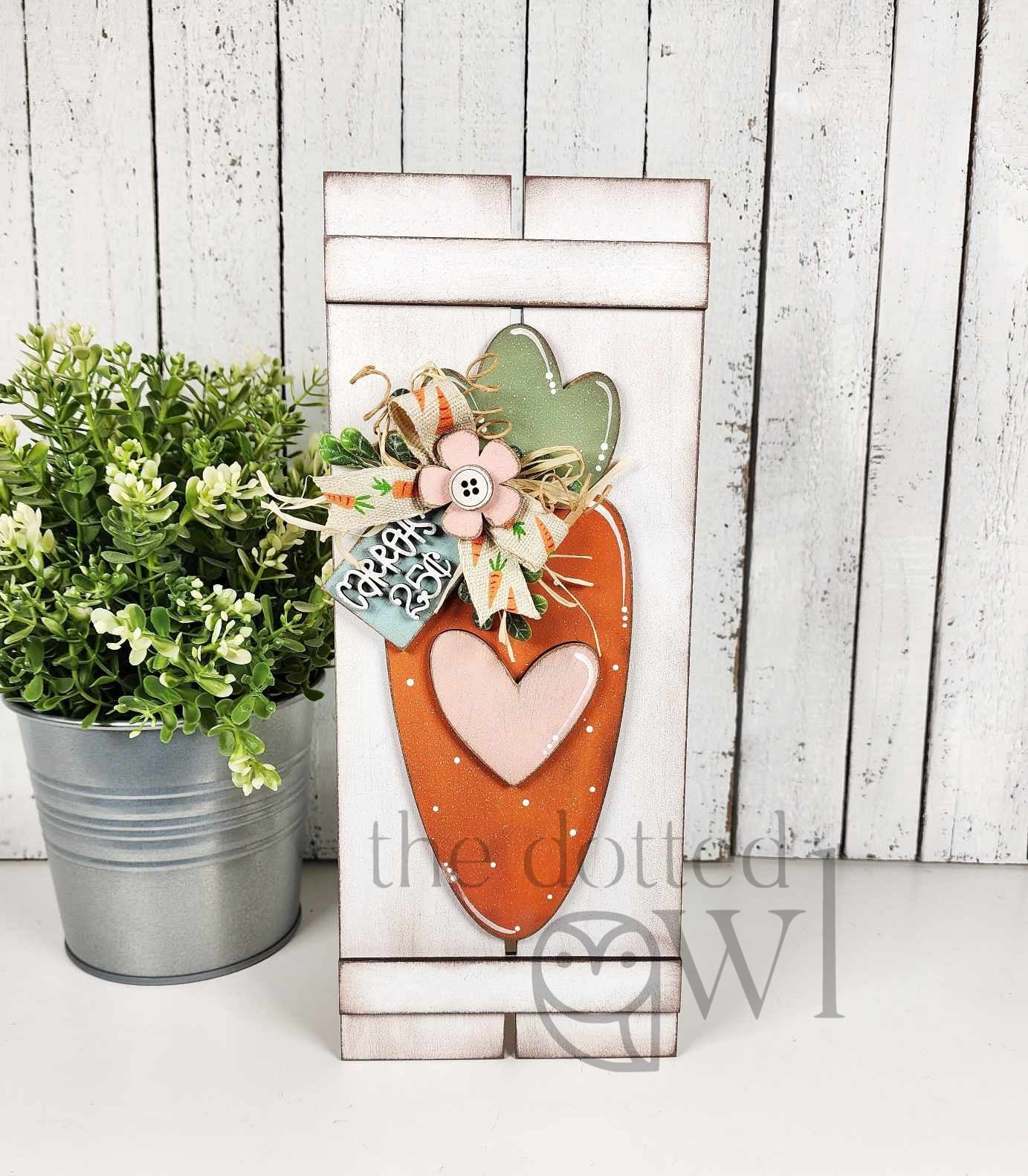 Prim Carrot Table Top Pallet